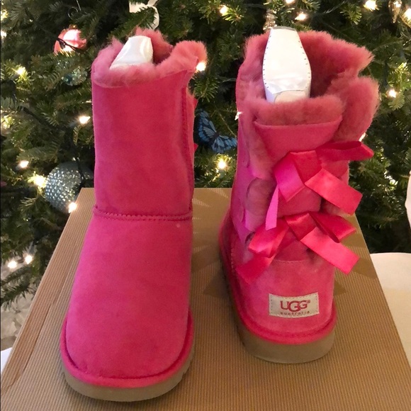 hot pink uggs with bows